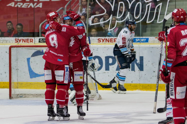 Třinec dnes nad Tygry zvítězil 4:0