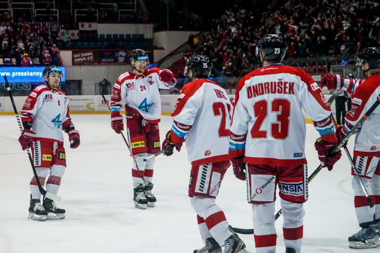 FOTOGALERIE: Hokejisté Olomouce si zajistili konečné sedmé místo v tabulce