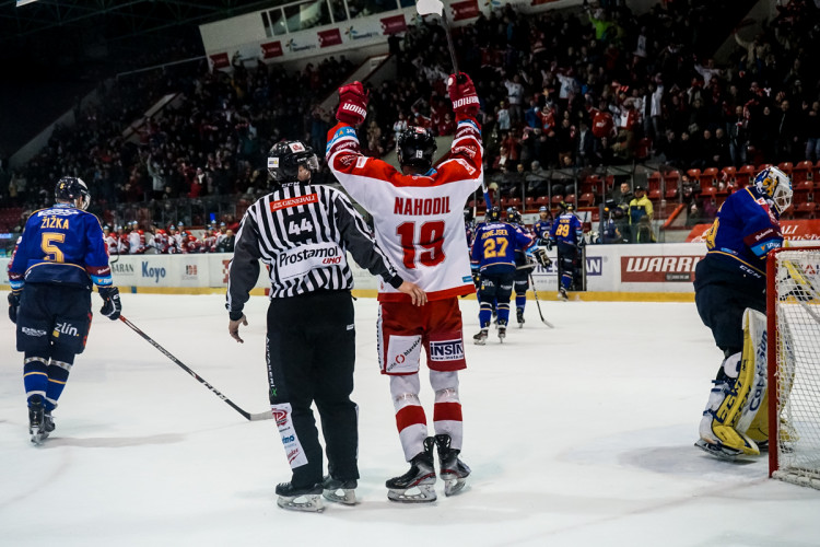 FOTOGALERIE: Hokejisté Olomouce v úvodním zápase předkola nadělili ševcům bůra! Takto vypadal zápas
