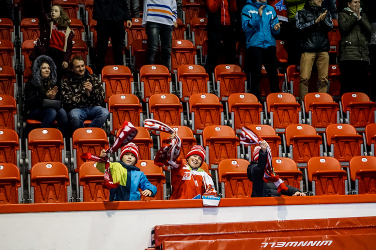 FOTOGALERIE: Hokejisté Olomouce v úvodním zápase předkola nadělili ševcům bůra! Takto vypadal zápas