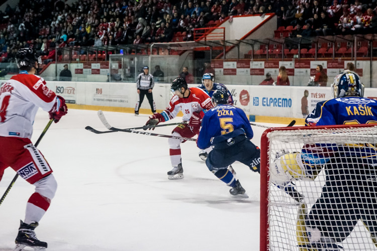 FOTOGALERIE: Hokejisté Olomouce v úvodním zápase předkola nadělili ševcům bůra! Takto vypadal zápas