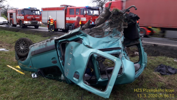 FOTOGALERIE: Nehoda dvou vozidel na jižním Plzeňsku