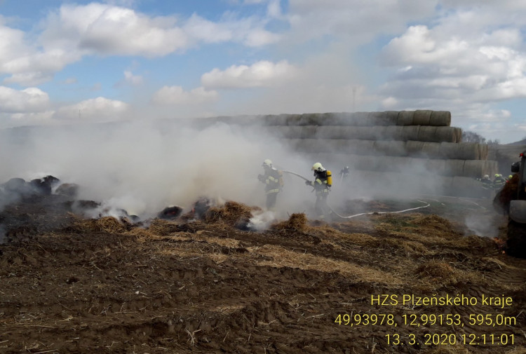FOTOGALERIE: Požár stohu na severním Plzeňsku