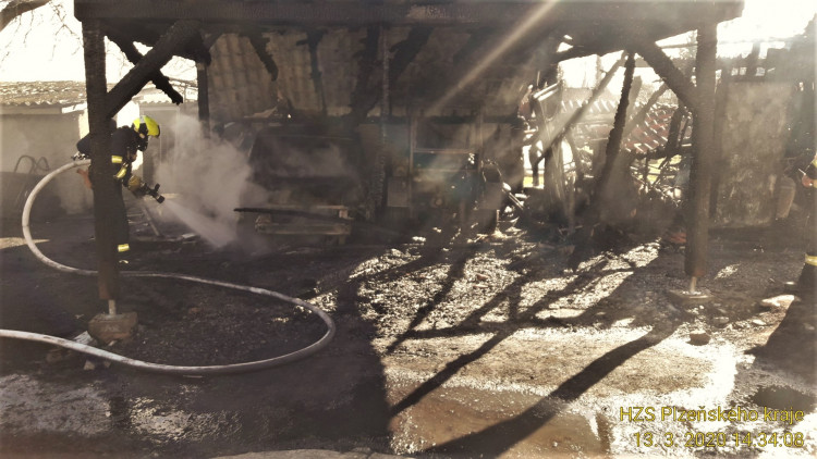 FOTOGALERIE: Požár kůlny na Klatovsku