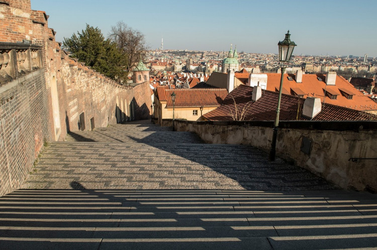 FOTOGALERIE: Vydejte se na procházku liduprázdnou Prahou