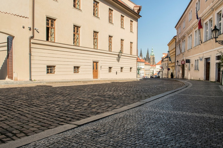 FOTOGALERIE: Vydejte se na procházku liduprázdnou Prahou