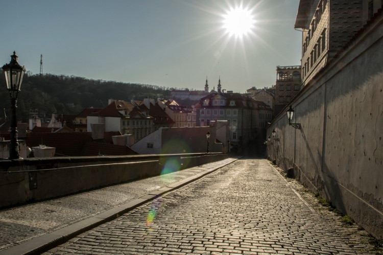 FOTOGALERIE: Vydejte se na procházku liduprázdnou Prahou