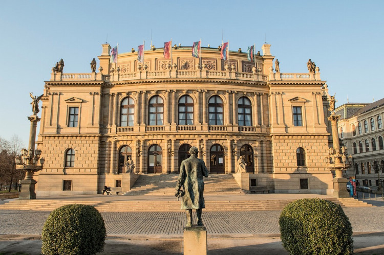 FOTOGALERIE: Vydejte se na procházku liduprázdnou Prahou
