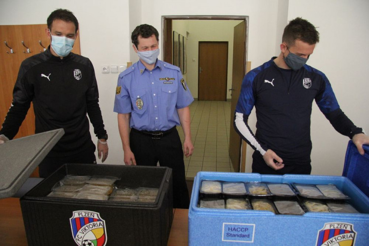 FOTOGALERIE: Viktoriáni rozváží obědy městské policii