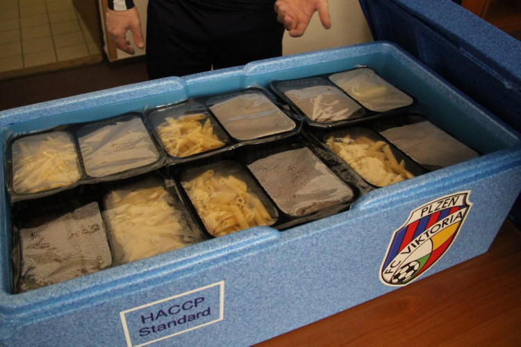 FOTOGALERIE: Viktoriáni rozváží obědy městské policii