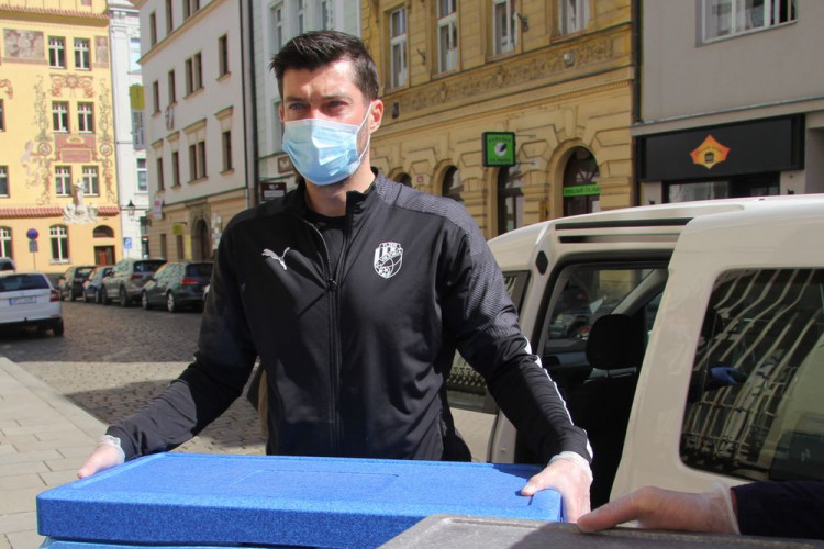 FOTOGALERIE: Viktoriáni rozváží obědy městské policii