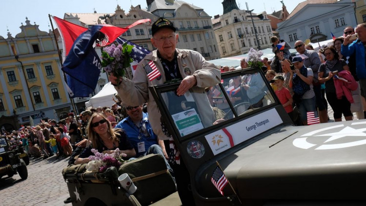 FOTOGALERIE: Veteráni na Slavnostech svobody