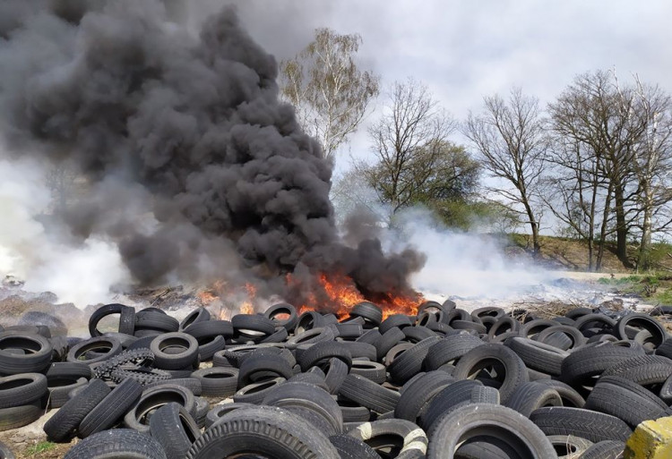 Požár pneumatik ve Stráži pod Ralskem