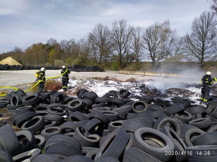 Požár pneumatik ve Stráži pod Ralskem