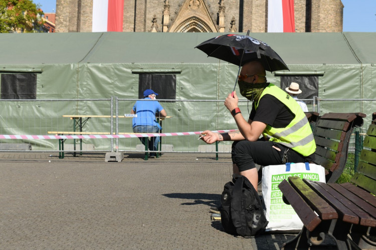 FOTOGALERIE: Jak probíhá plošné testování? Podívejte se na fotky přímo z testovacího stanu