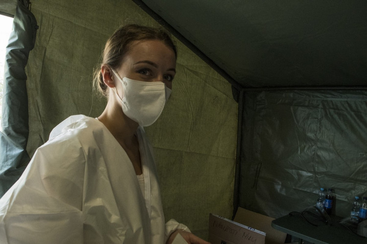 FOTOGALERIE: Jak probíhá plošné testování? Podívejte se na fotky přímo z testovacího stanu