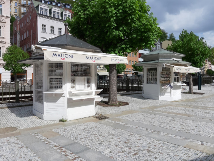 Na Karla IV. byste dnes v Karlových Varech čekali marně