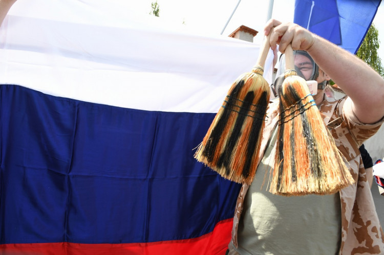 FOTOGALERIE: Čeští sympatizanti ruského motorkářského klubu Noční vlci přijeli na Olšanské hřbitovy