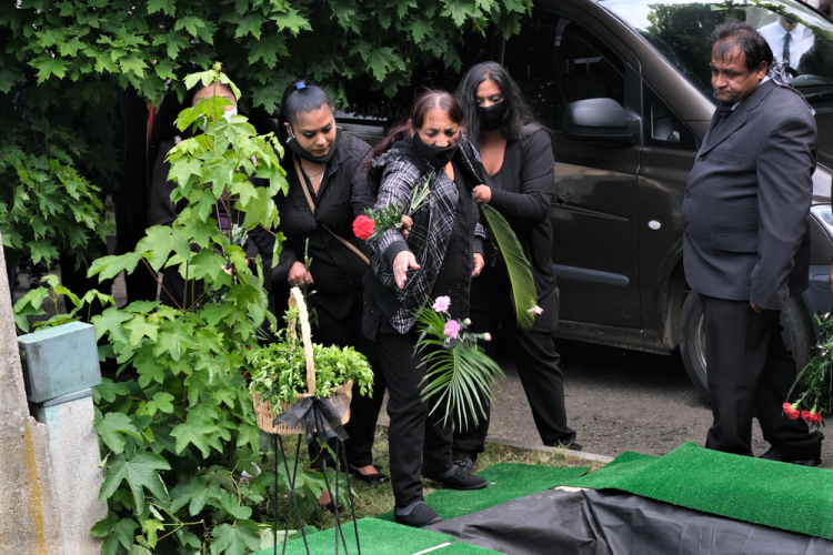 FOTOGALERIE: Pohřeb čtyř obětí tragické dopravní nehody v Nýřanech