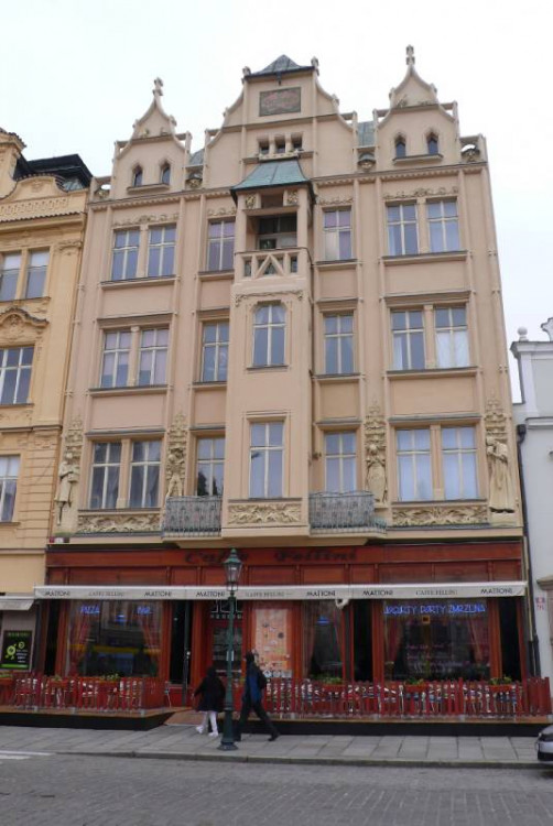 Měšťanský dům U Bezděků čp. 95, náměstí Republiky 7 