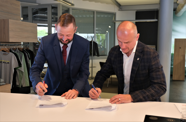 FOTOGALERIE: Podpis partnerské smlouvy mezi HC Škoda Plzeň a Autocentrum Jan Šmucler