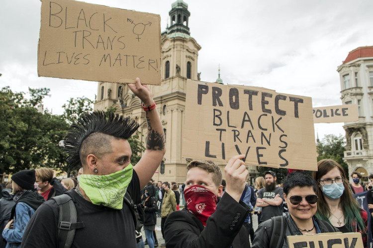 V Praze protestovaly stovky lidí proti policejnímu násilí