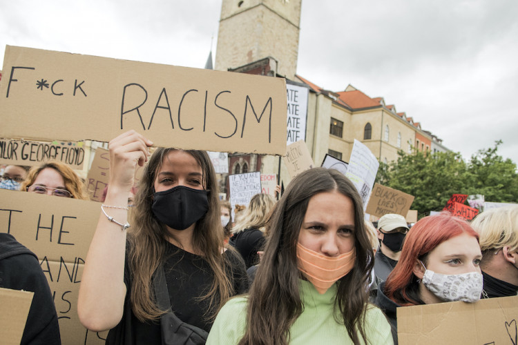 V Praze protestovaly stovky lidí proti policejnímu násilí
