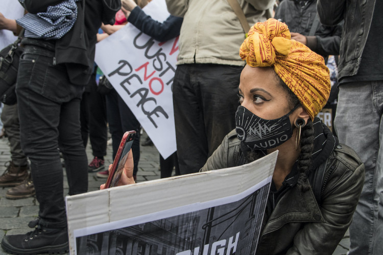 V Praze protestovaly stovky lidí proti policejnímu násilí