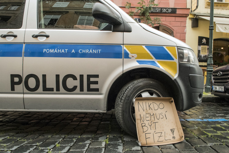 V Praze protestovaly stovky lidí proti policejnímu násilí