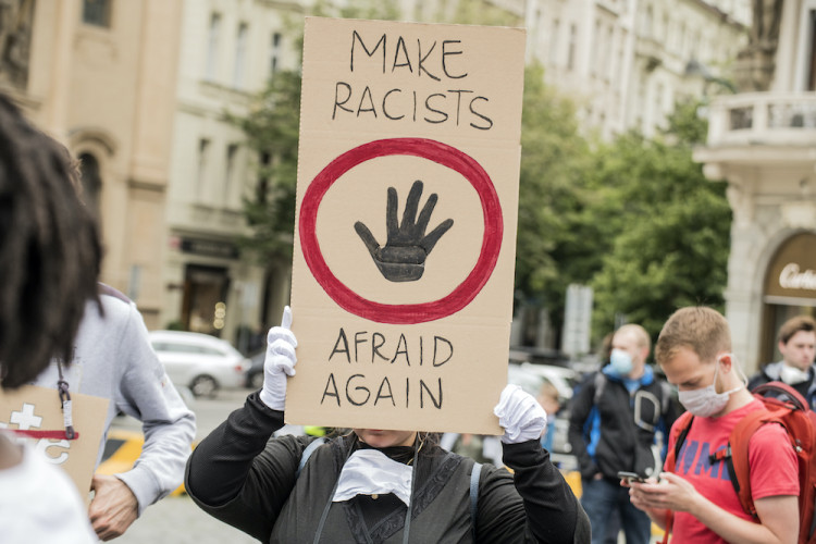 V Praze protestovaly stovky lidí proti policejnímu násilí