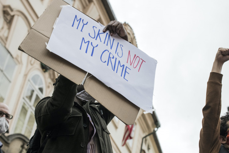 V Praze protestovaly stovky lidí proti policejnímu násilí