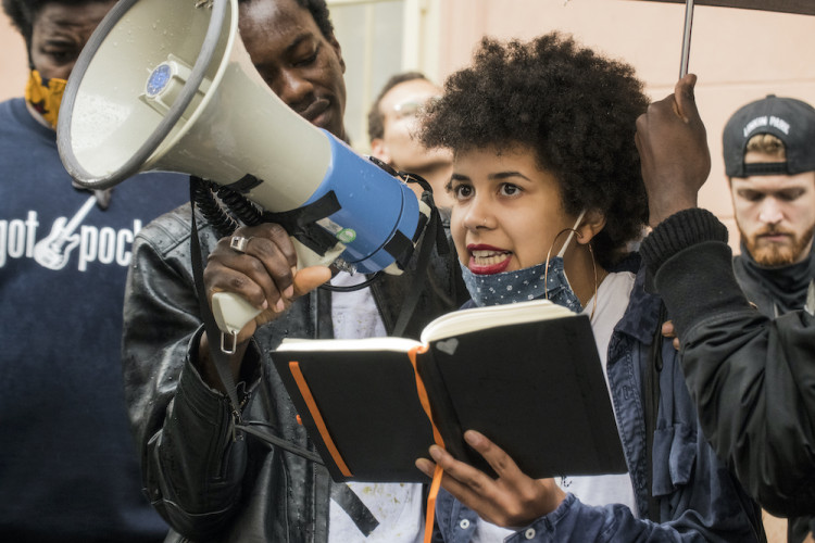 V Praze protestovaly stovky lidí proti policejnímu násilí