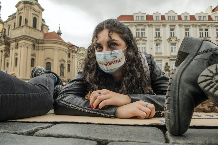 V Praze protestovaly stovky lidí proti policejnímu násilí
