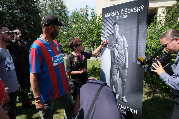 FOTOGALERIE: Poslední rozloučení s Mariánem Čišovským