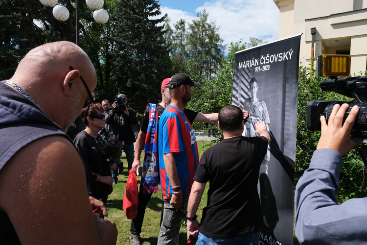 FOTOGALERIE: Poslední rozloučení s Mariánem Čišovským
