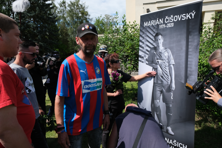 FOTOGALERIE: Poslední rozloučení s Mariánem Čišovským