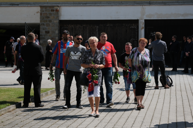 FOTOGALERIE: Poslední rozloučení s Mariánem Čišovským