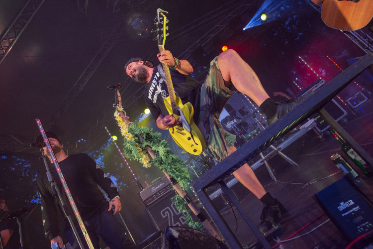 FOTOGALERIE: Divokej Bill zavítal před S-klub v Olomouci. V pátek zde vystoupí Vyspaná fixa