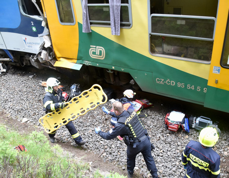 FOTO: Nehoda dvou vlaků u Perninku