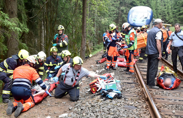 FOTO: Nehoda dvou vlaků u Perninku
