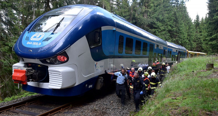 FOTO: Nehoda dvou vlaků u Perninku