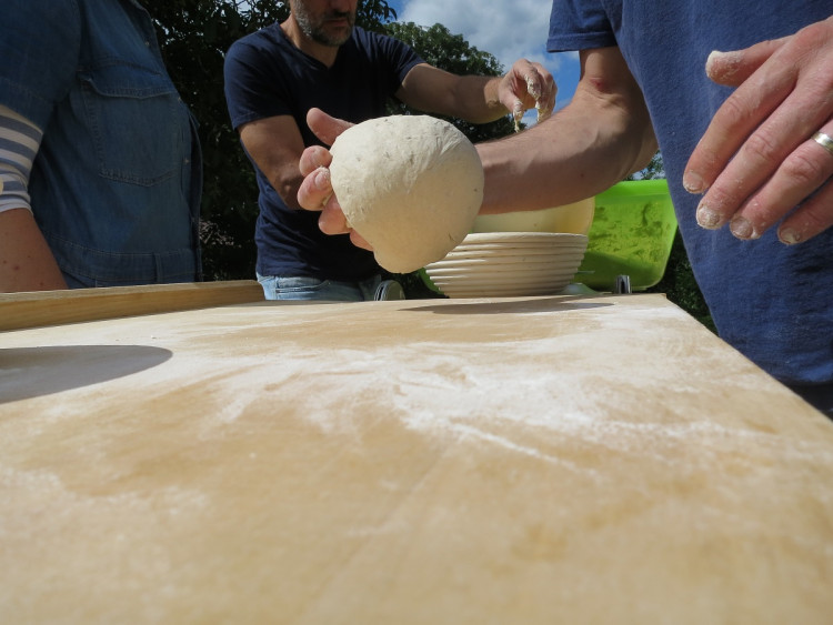 FOTO: Obecní pec už slouží svému účelu