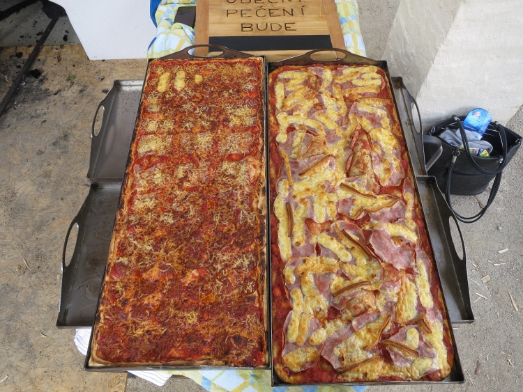 FOTO: Obecní pec už slouží svému účelu