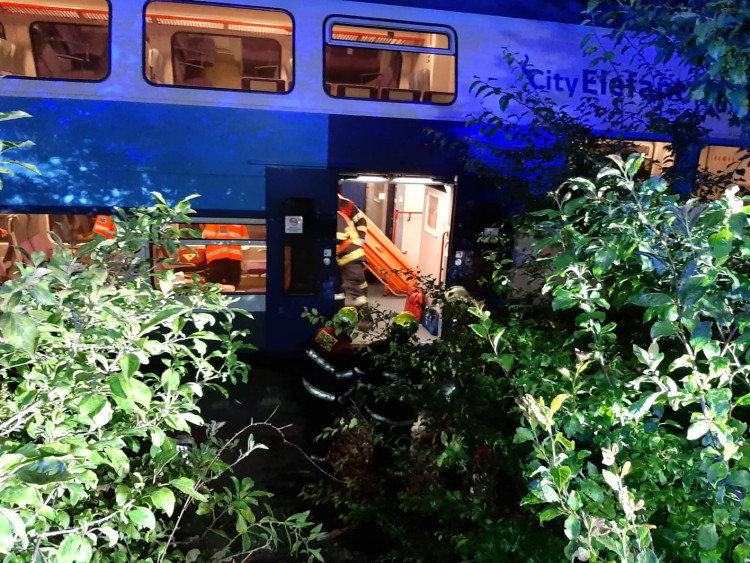 Večerní srážka dvou vlaků u Českého Brodu