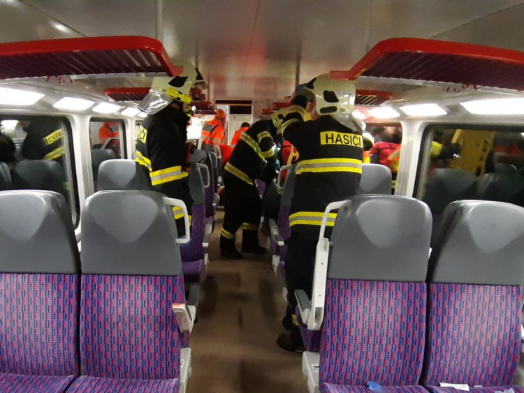 Večerní srážka dvou vlaků u Českého Brodu