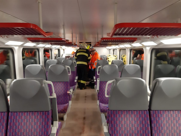 Večerní srážka dvou vlaků u Českého Brodu