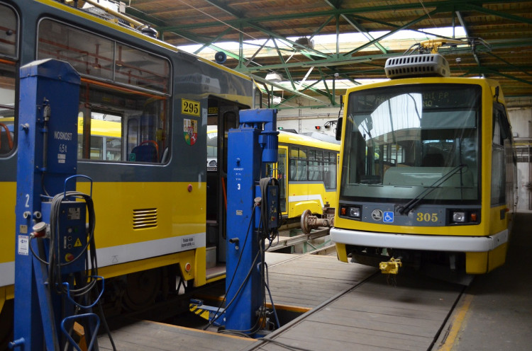 Tramvaje ve vozovně na Slovanech