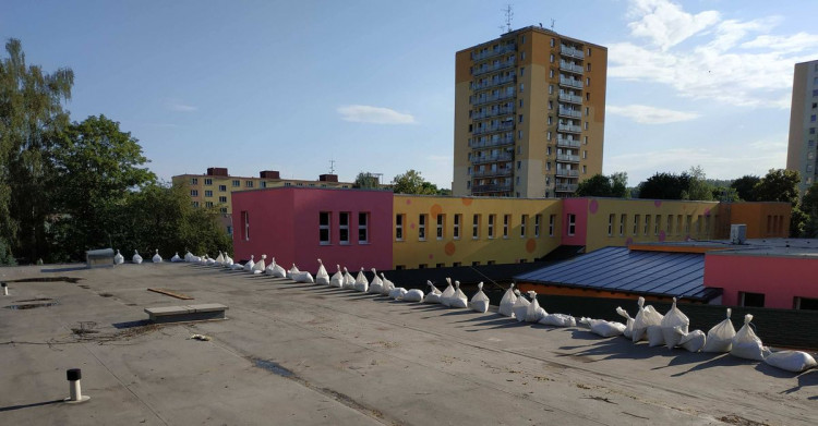 FOTO : Hasiče zaměstnal silný vítr, vyjížděli k desítkám případů