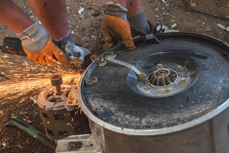 Tam, kde končí odpadky. Reportáž z vyškovské třídírny Respono, autor: Tomáš Valnoha