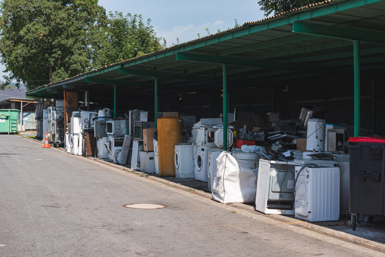 Tam, kde končí odpadky. Reportáž z vyškovské třídírny Respono, autor: Tomáš Valnoha